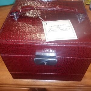 NWT Euro Designs Alligator Print Red LeatherJewelry Lock/Key Storage Case Small